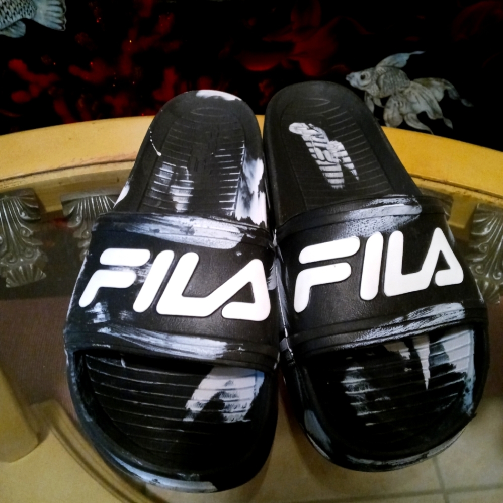 Authentic FILA Flats Women's Size 7.5